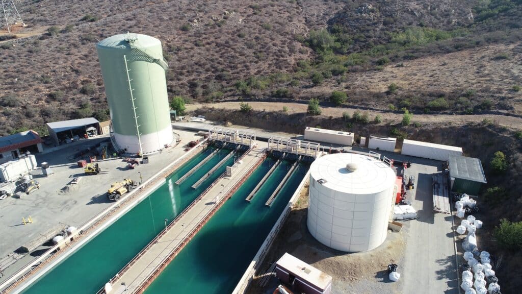Seismic retrofit welded steel tank in California