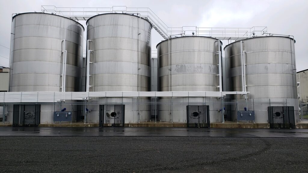 Custom stainless steel wine tank in Oregon — Fermentation Wine Tanks