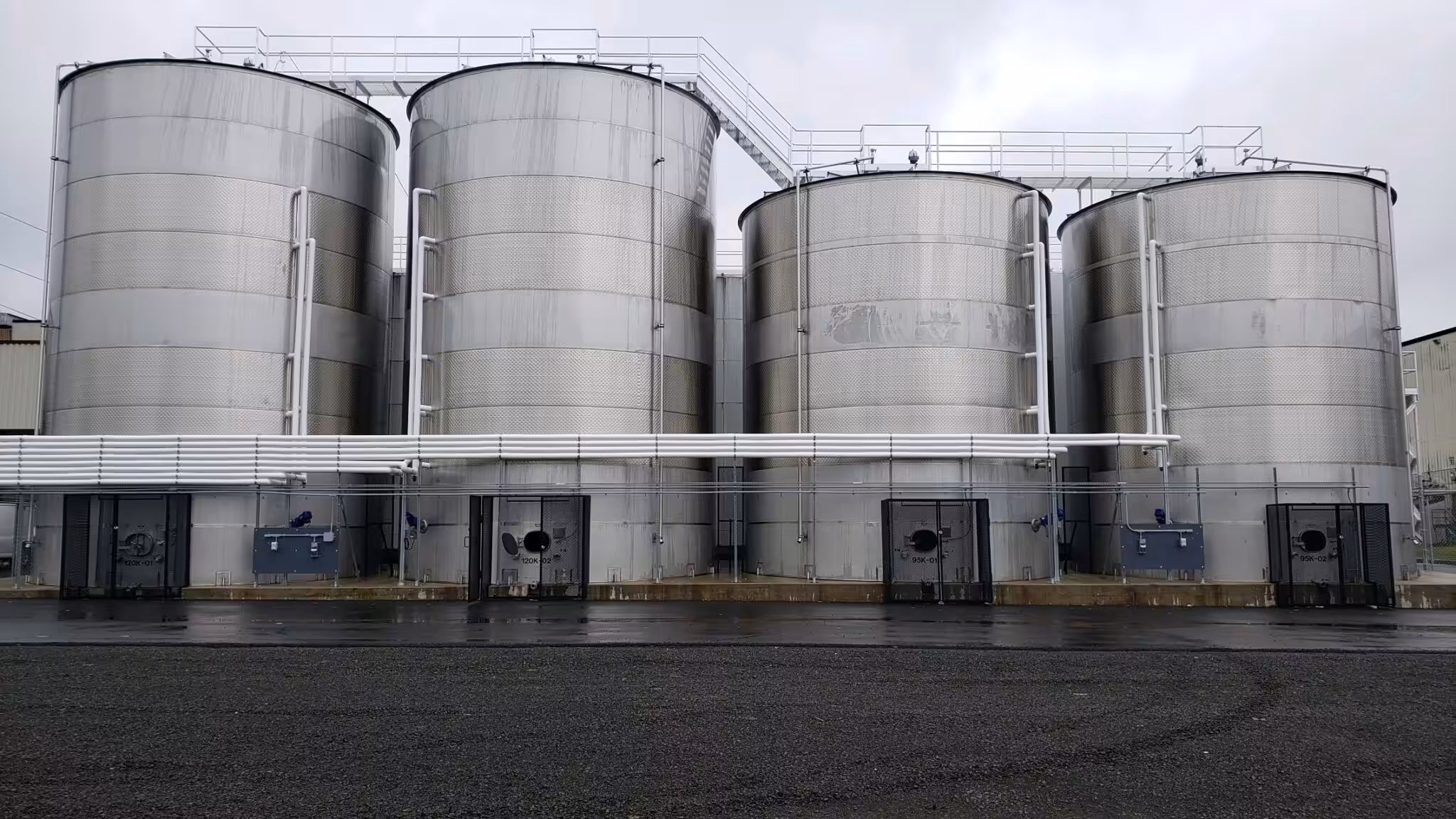 Custom stainless steel wine tank in Oregon — Fermentation Wine Tanks