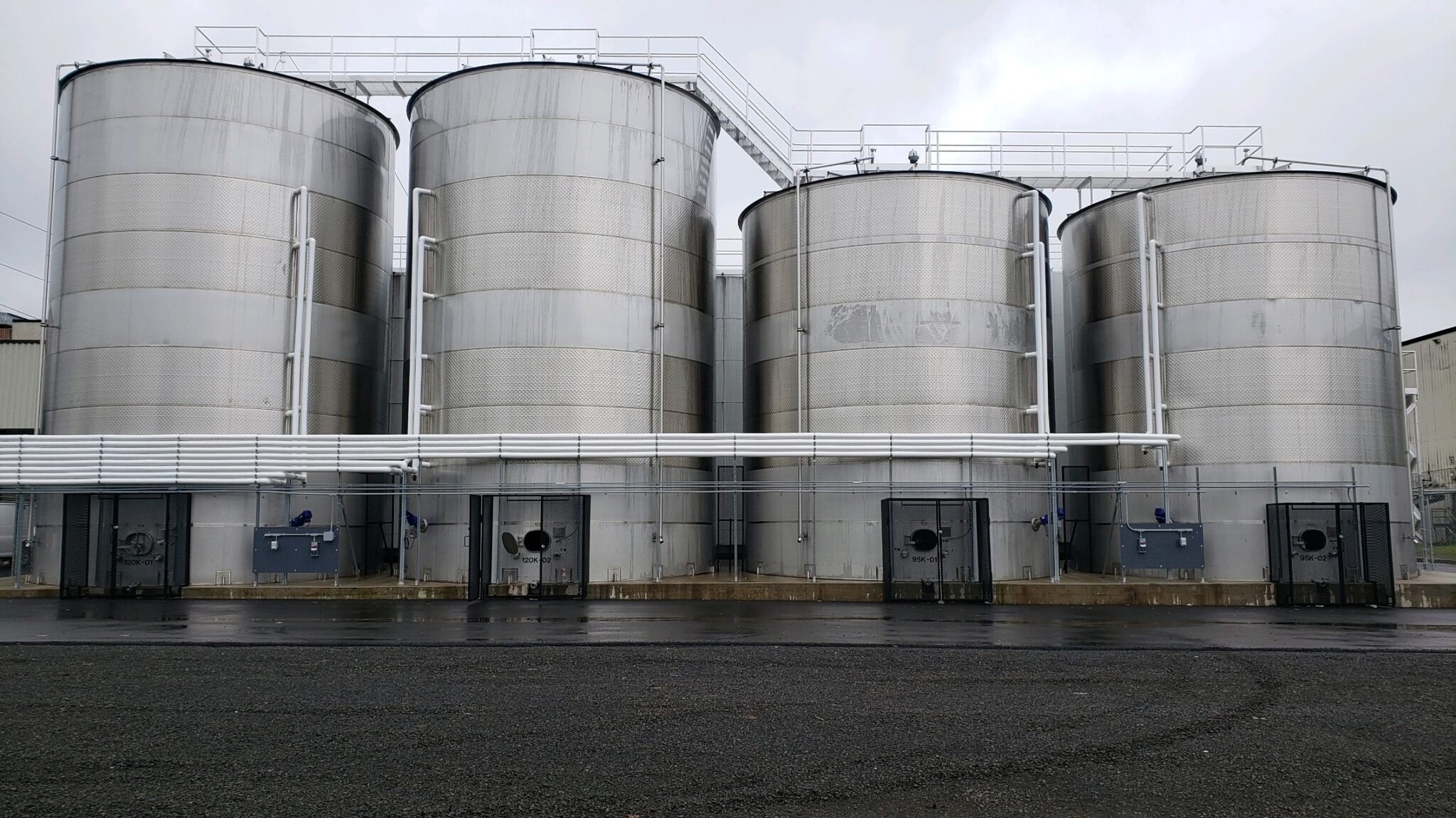 Custom stainless steel wine tank in Oregon — Fermentation Wine Tanks