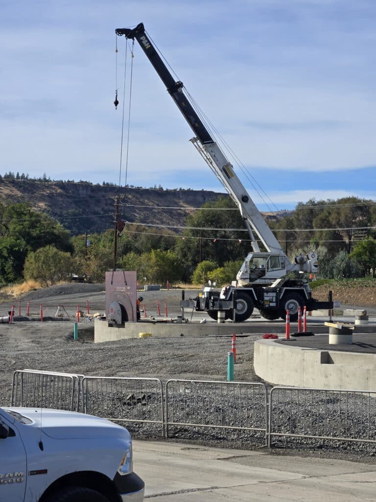 Dalles Riverside Reservoir construction, photo 16 of 21