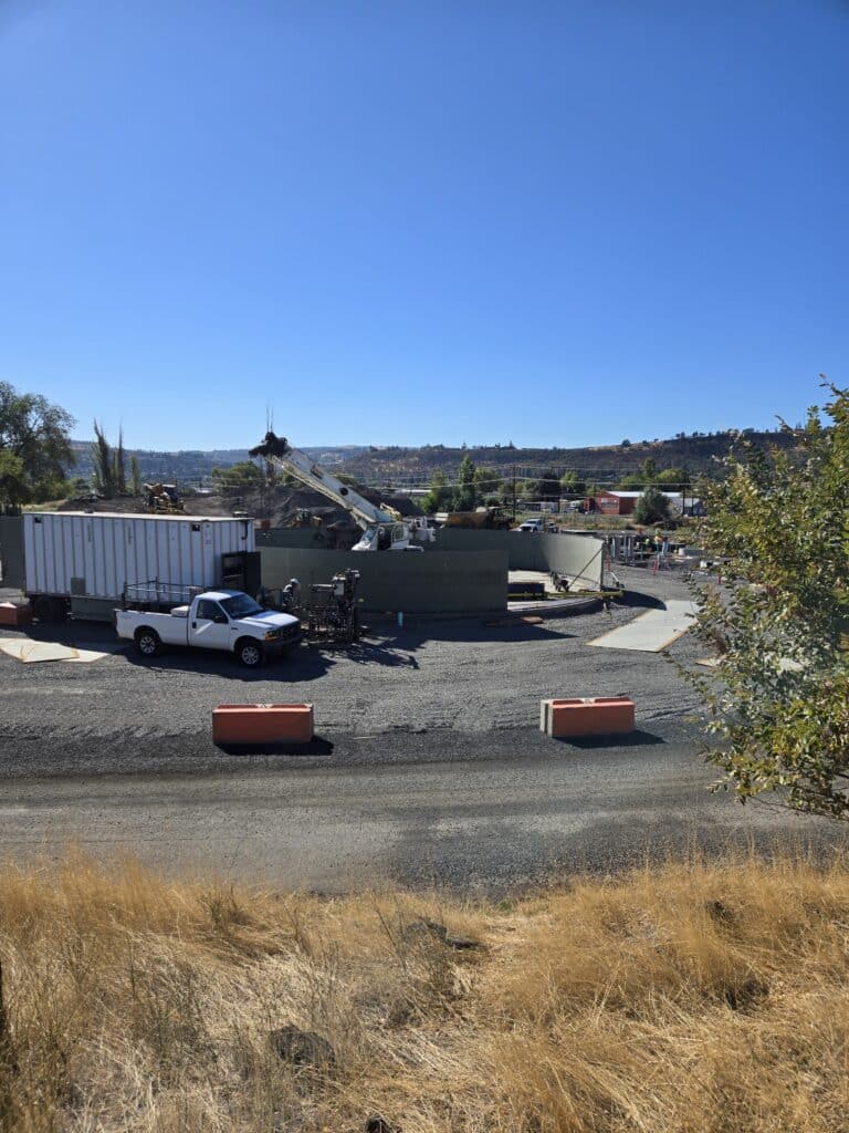 Dalles Riverside Reservoir construction, photo 19 of 21