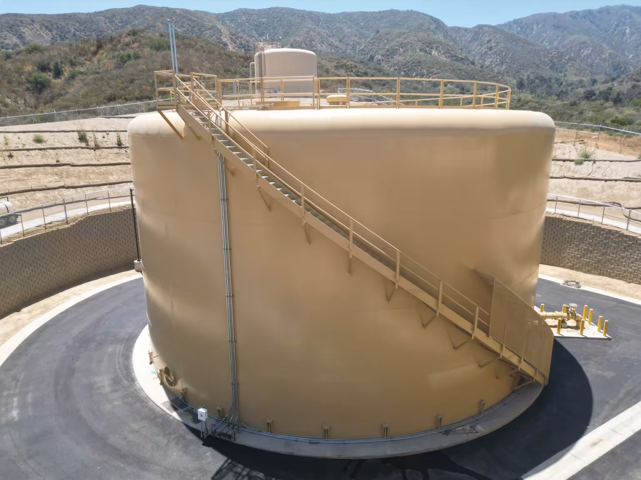 Welded steel water storage tank in Lake Elsinore — Horsethief Reservoir 2B